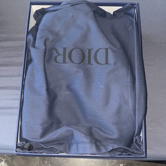 Great condition Dior B22’s in box & everything. Used 1x for my birthday. - Picture 2 of 10